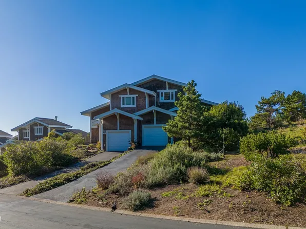 285 Capes Dr, Tillamook, OR 97141
