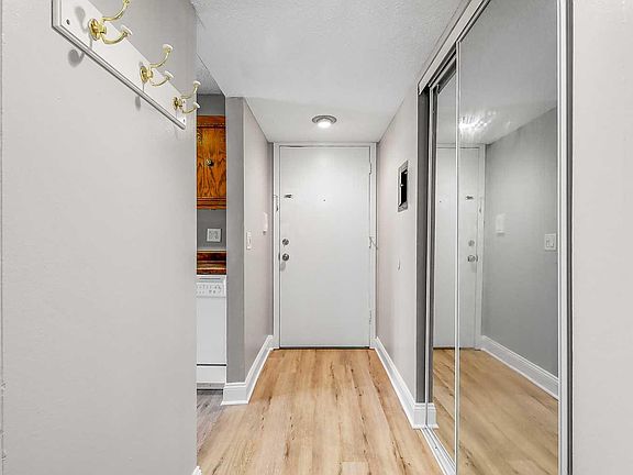 3rd image of 831 Old Settlers Trl APT 3