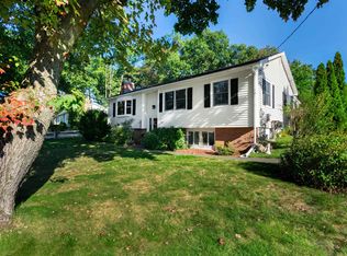 18 Cedar St, Hudson, NH 03051