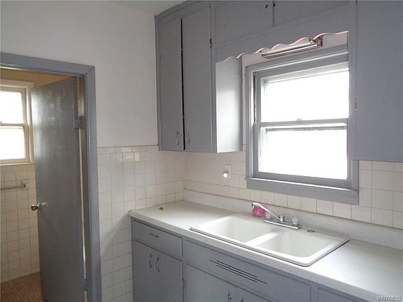 3rd image of 1328 Belling Pl
