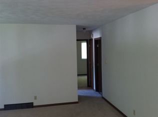515 W Valley Dr, Eldridge, IA 52748