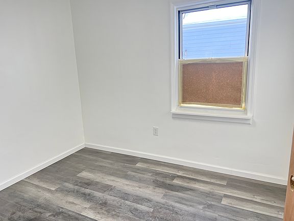 5th image of 15151 18th Ave Floor 2