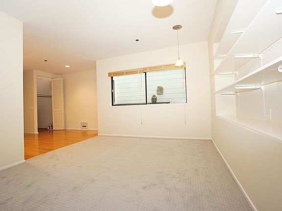 5th image of 213 Francisco St