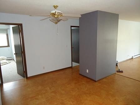5th image of 135 Viking Dr E APT 115