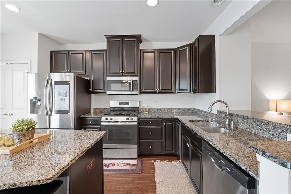 next background image