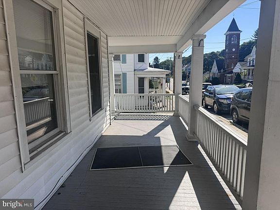 4th image of 22 W Main St