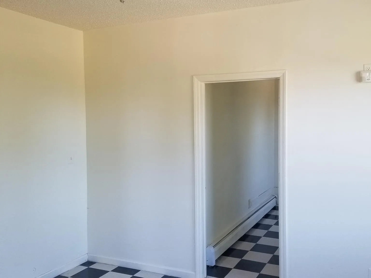 488 S Orange Ave — Photo 3