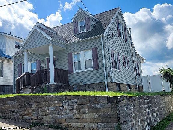 3rd image of 512 Columbia St