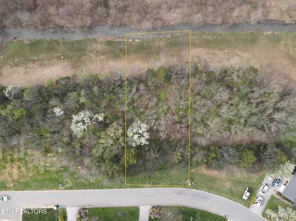 7424 Country Meadow Dr, Knoxville, TN 37918