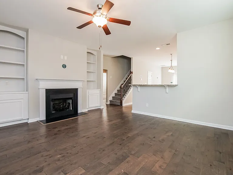229 Lanier Pl — Photo 5