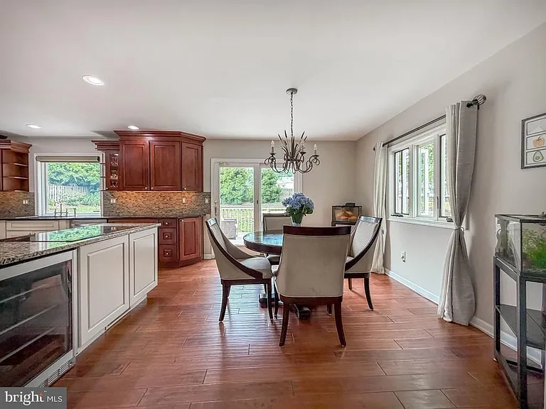 1168 Temple Dr — Photo 15