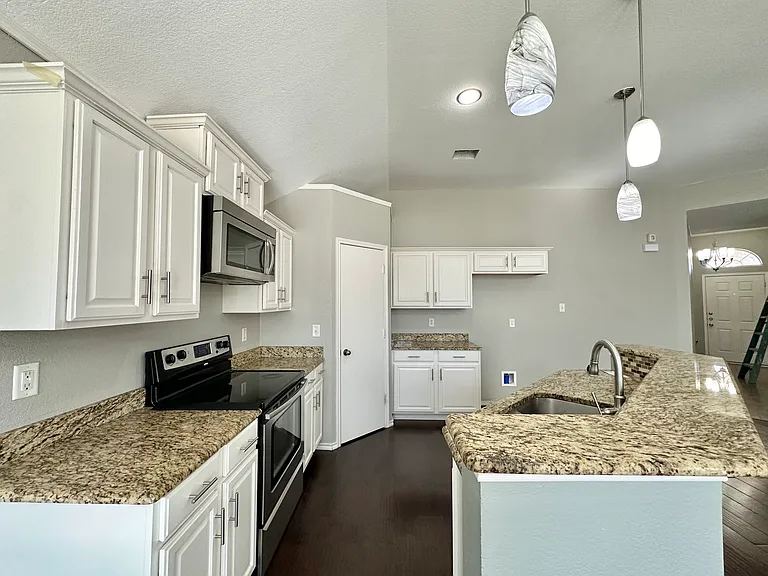6920 Misty Meadow Ln — Photo 4