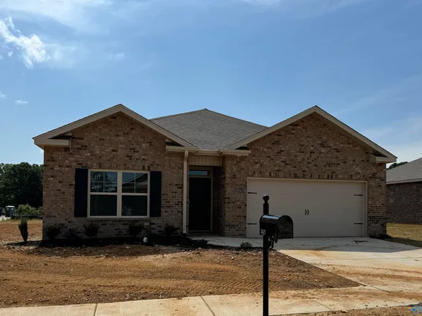 26425 Lochlan Cir, Athens, AL 35613