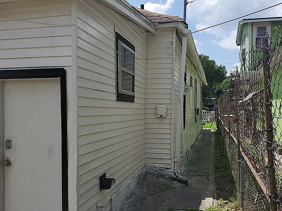 3rd image of 117 Lawndale Ave