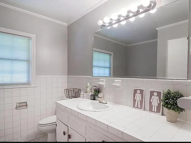 710 S 5th St — Photo 19