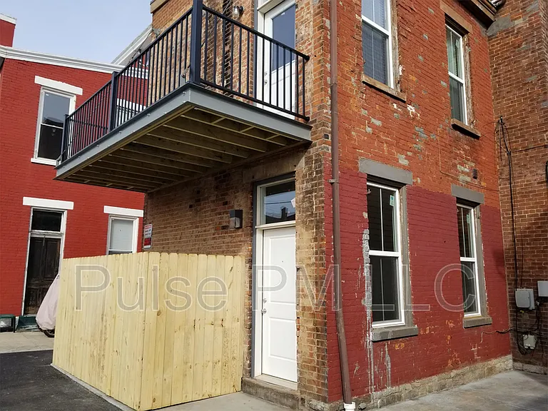 620 6th Ave — Photo 13