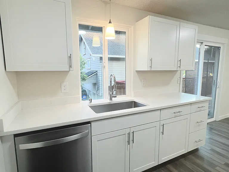 4809 S M St #B — Photo 3