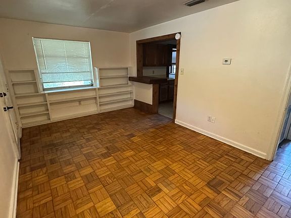 4th image of 815 NW 32nd Pl