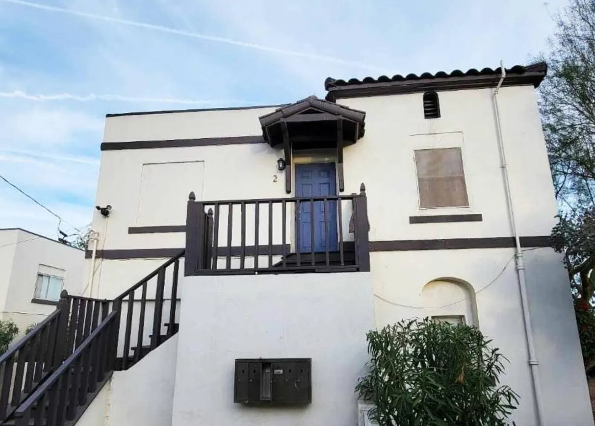 2 bed, 900 sqft, $1,499 — Photo 1