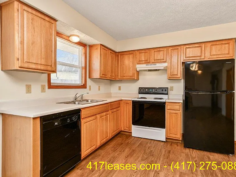 3318 S Valley View Dr — Photo 13