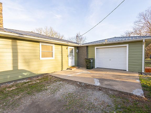 4th image of 475 Old Aurora Road