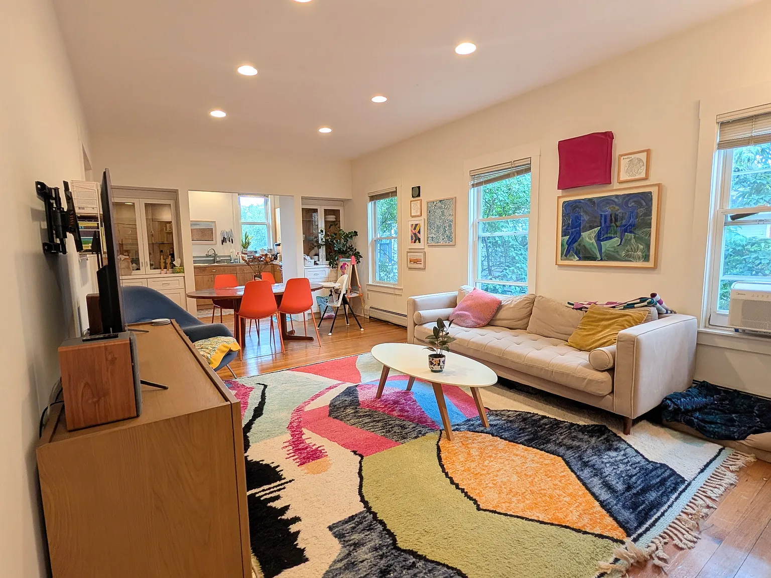 4 bed, 1900 sqft, $5,475 — Photo 4