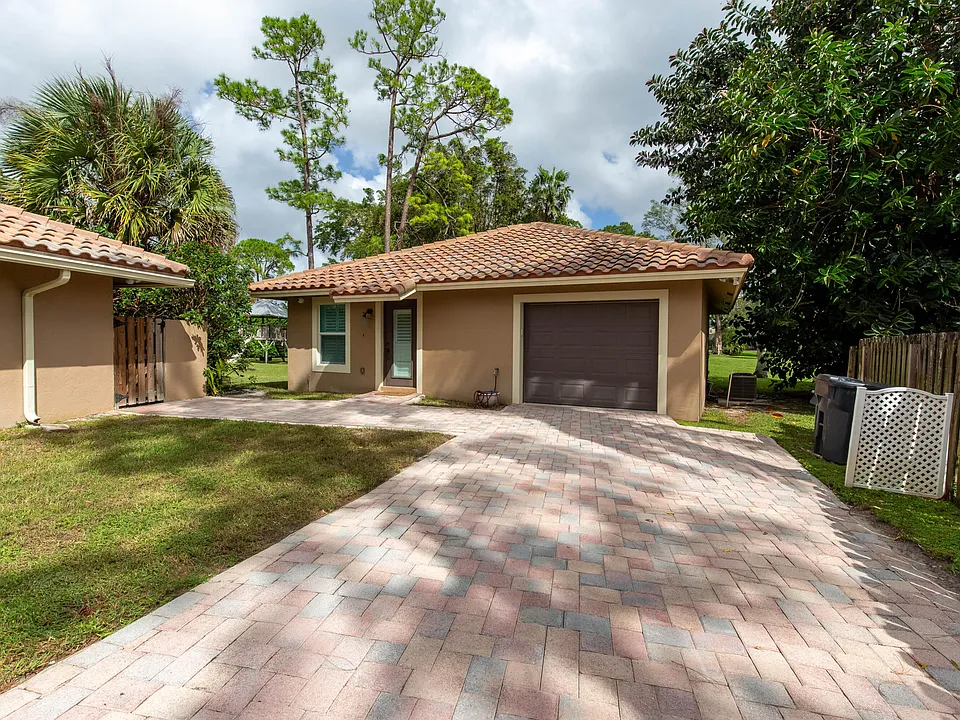 352 Window Rock Dr