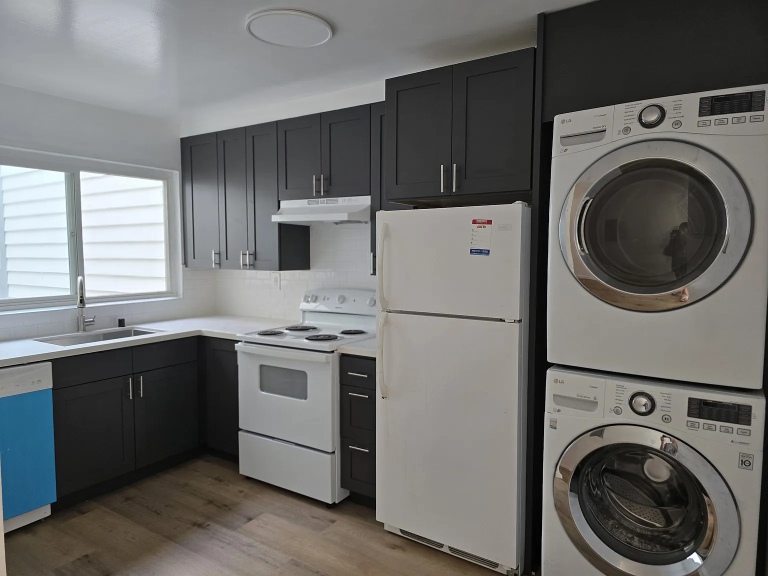 481 Elizabeth St — Photo 1