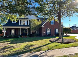 1718 W Saddlebrook Ln, Rogers, AR 72758