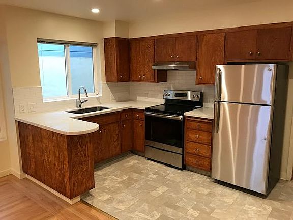 4th image of 5 Elizabeth St APT C