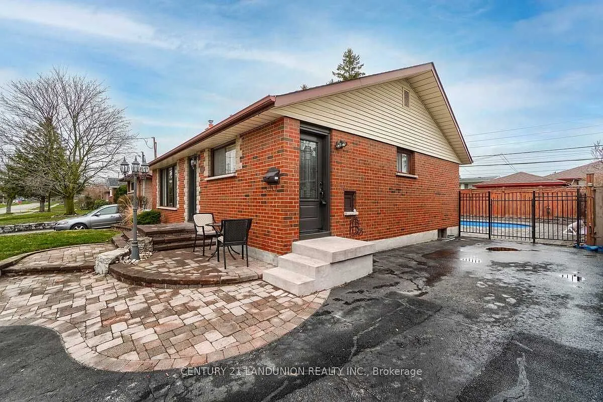 4 bed, $3,200 — Photo 2
