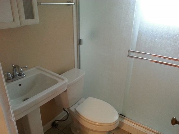 5th image of 1123 Hawthorne St