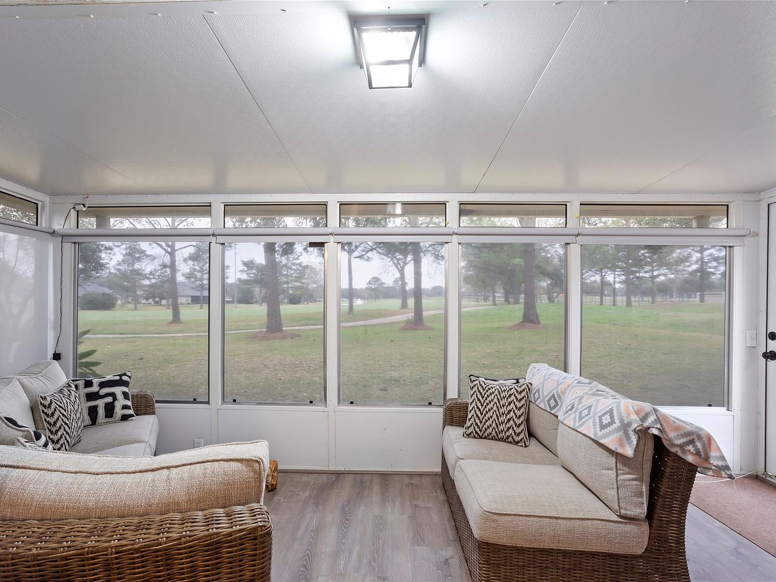 654 W Country Grove Cir