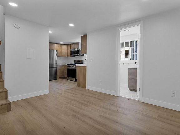 5th image of 4558 North Ave #7