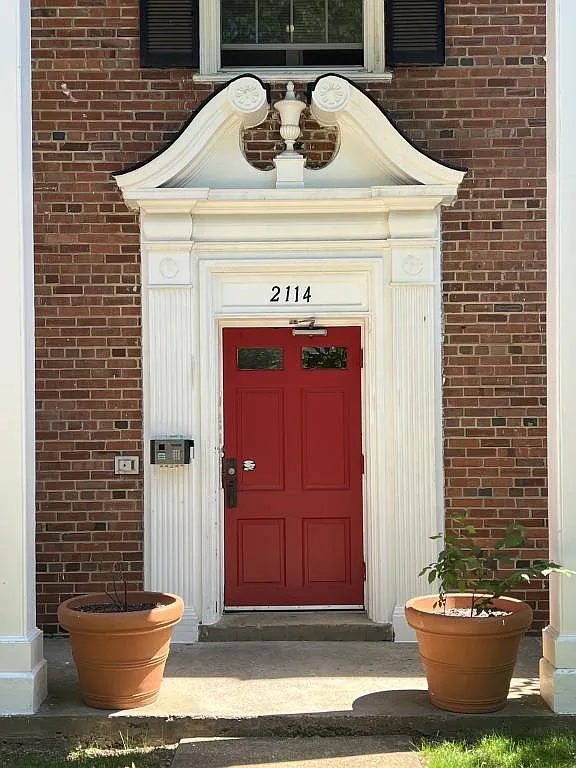 2114 Suitland Terrace SE, 301 — Photo 2