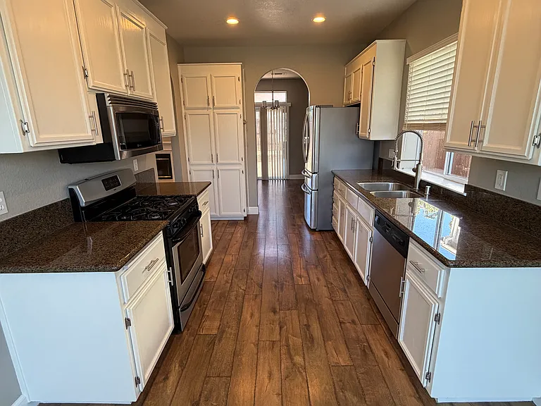 1605 Paseo Flores Dr — Photo 9