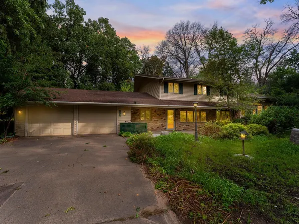 1441 312th Ln NE, Cambridge, MN 55008