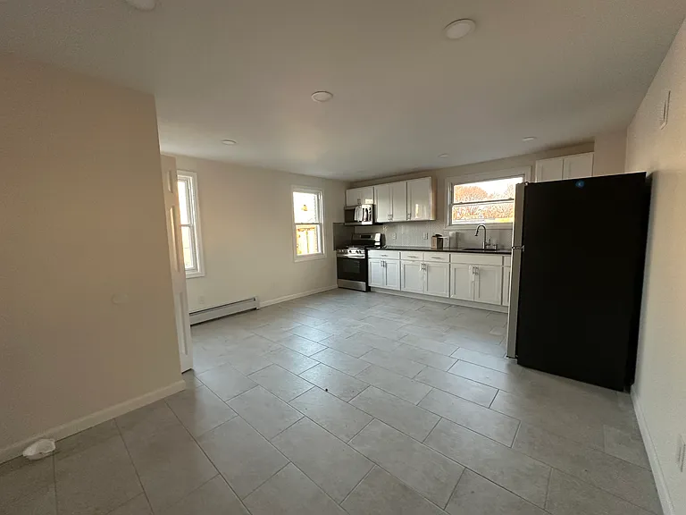 596 E Main St #1 — Photo 2