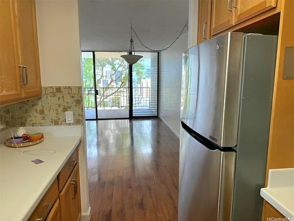 3rd image of 965 Prospect St APT 403