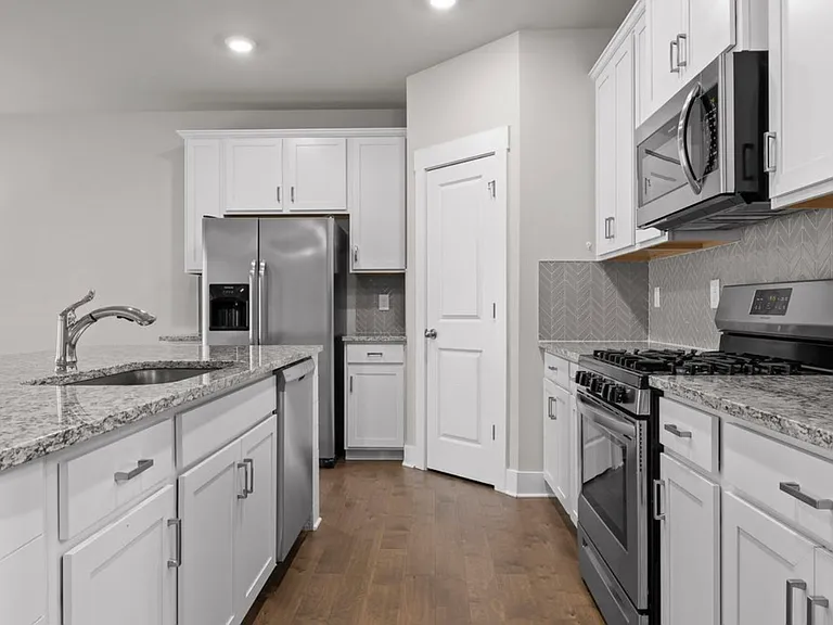 4787 Wellesley Dr — Photo 13