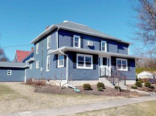 122 E 3rd St, Chadwick, IL 61014