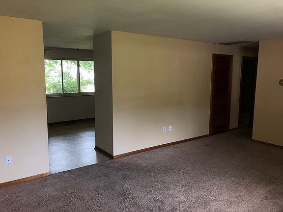 5th image of 619 Bonnycastle Ave