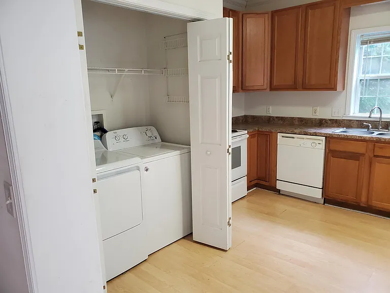 277 Arch St — Photo 3