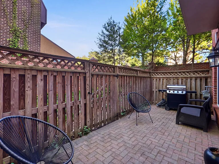 1320 Lessard Ln — Photo 29