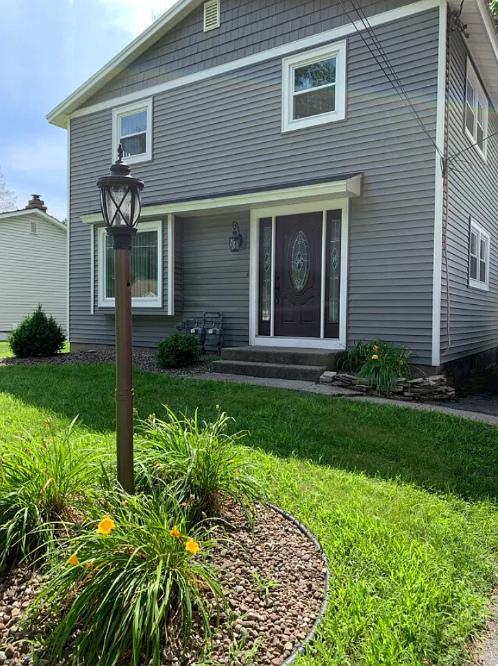 107 Wadsworth Rd — Photo 1