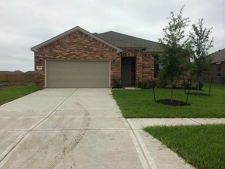 1103 Messina Ln — Photo 1