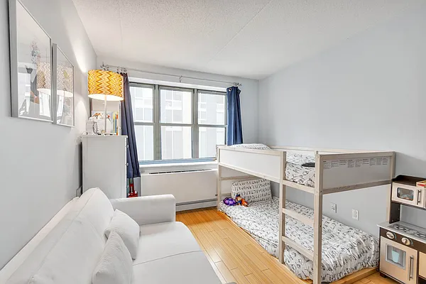 Rented by Compass | media 23