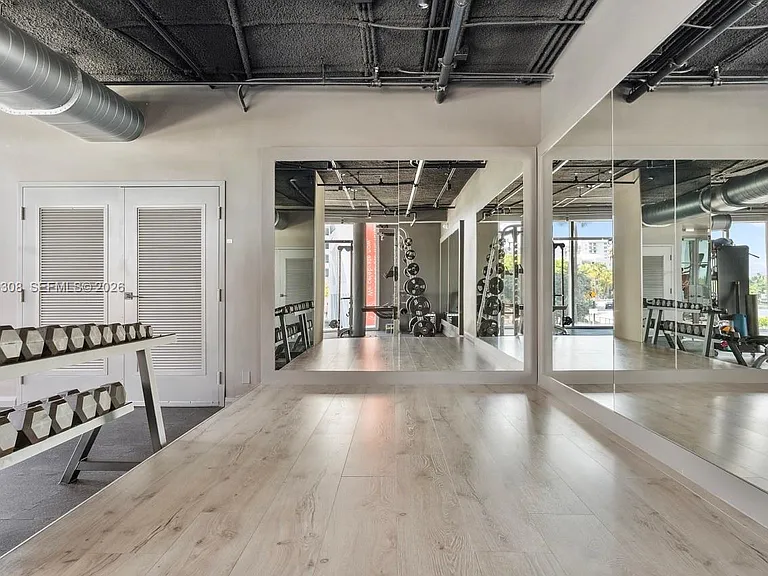 3411 Indian Creek Dr #LPH1401 — Photo 41