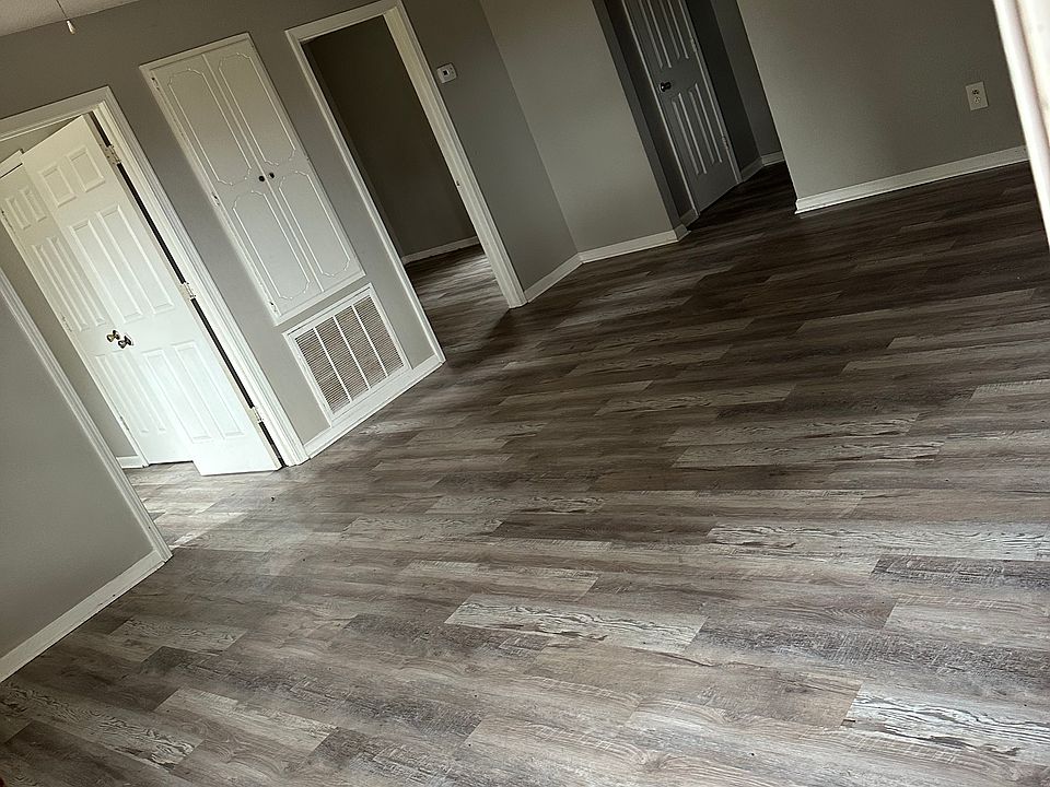 1st image of 250 Ivie Ln #1