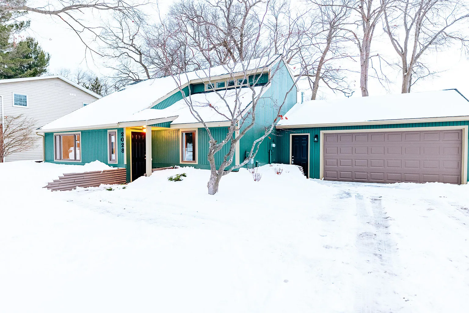 2028 Castle Ct photo 1